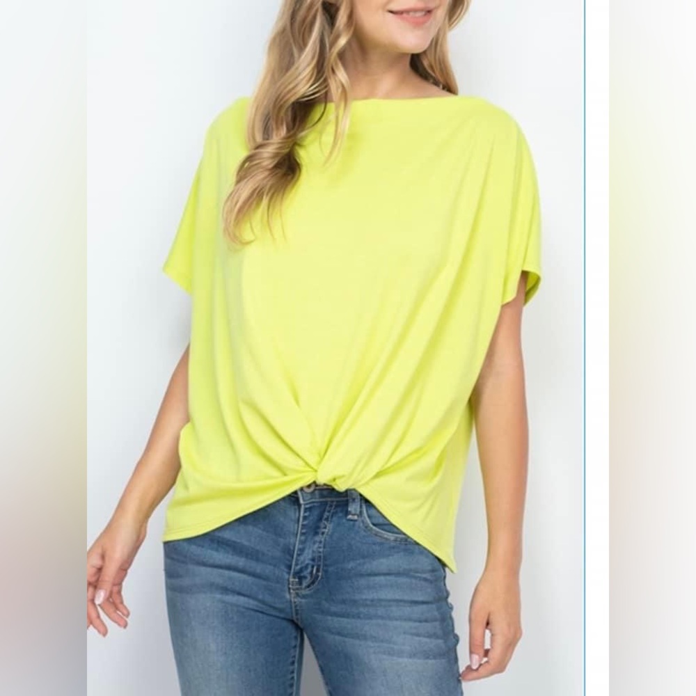 Perfect Peach Tie Front Tee 🆕